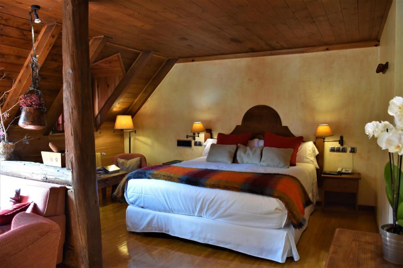 Hotel Val De Ruda บาเกย์รา-เบเรต ภายนอก รูปภาพ