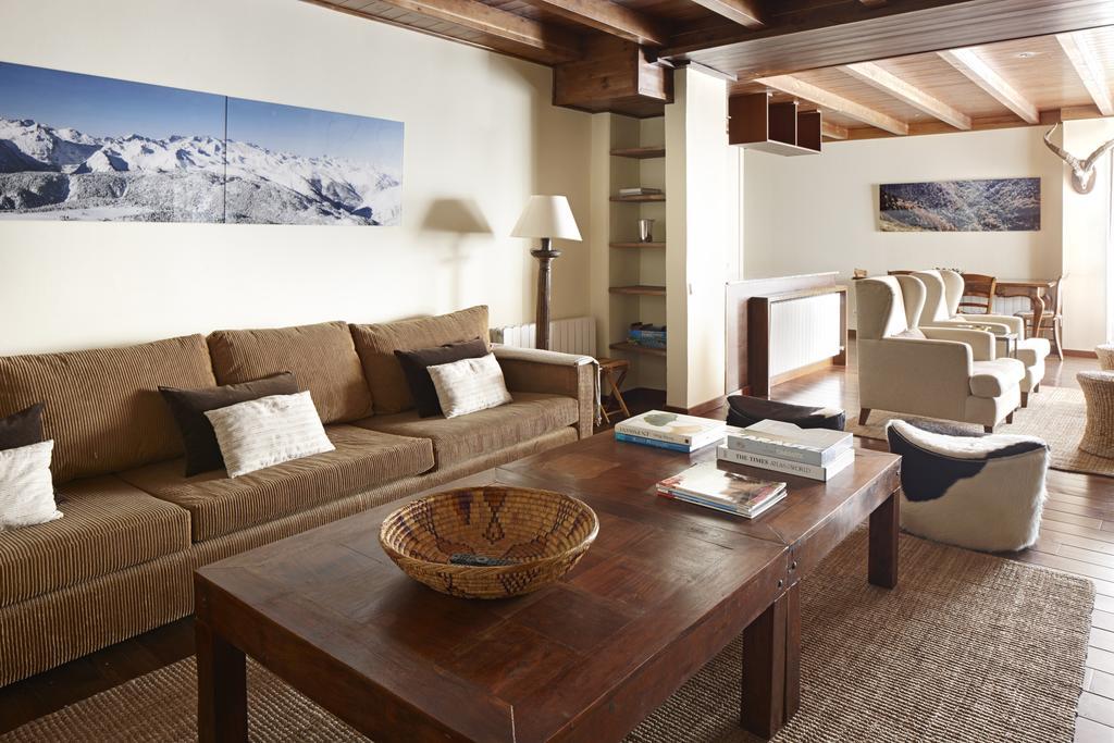 Hotel Val De Ruda บาเกย์รา-เบเรต ภายนอก รูปภาพ