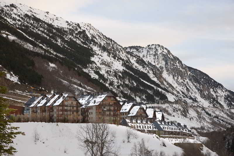 Hotel Val De Ruda บาเกย์รา-เบเรต ภายนอก รูปภาพ